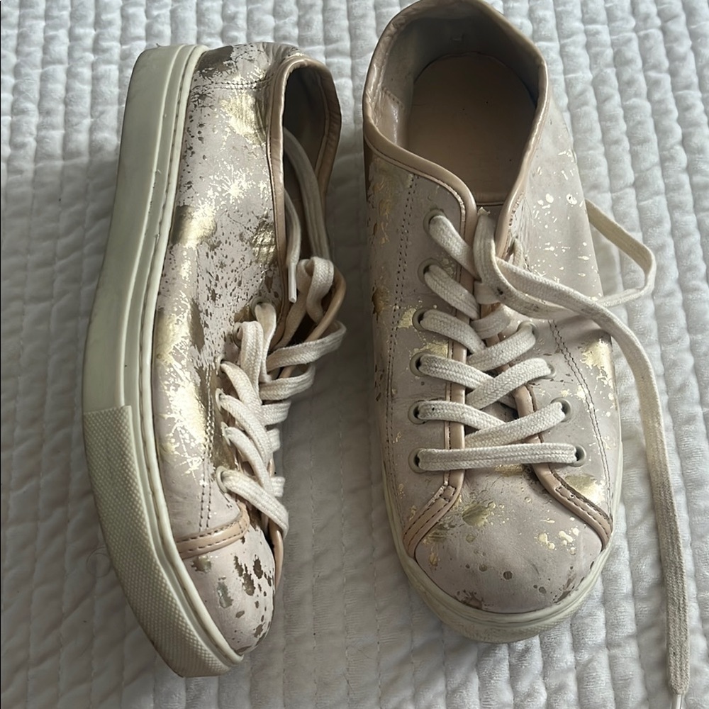 Matisse Beige Sneakers with Gold Foil Detail